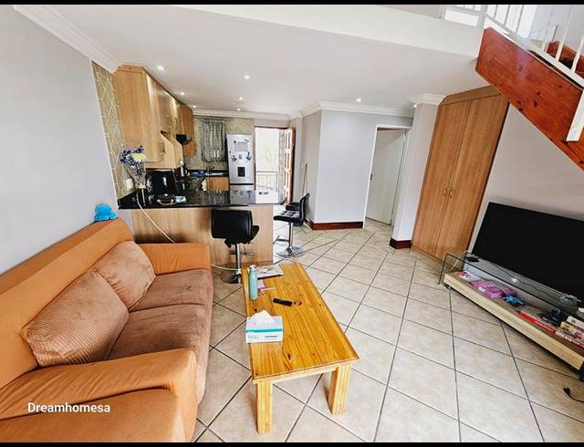 3 BEDROOM APARTMENT FOR SALE IN SUNNINGHILL
